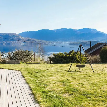 Holiday home Stunning In Forde I Hordaland With Kitchen Forde (Hordaland)