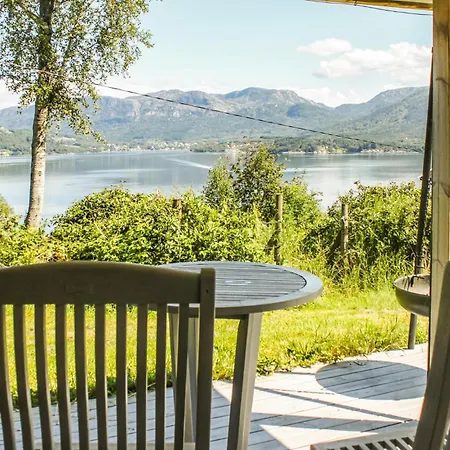 Holiday home Stunning In Forde I Hordaland With Kitchen Forde (Hordaland)
