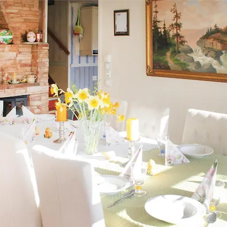 Holiday home Stunning In Forde I Hordaland With Kitchen *